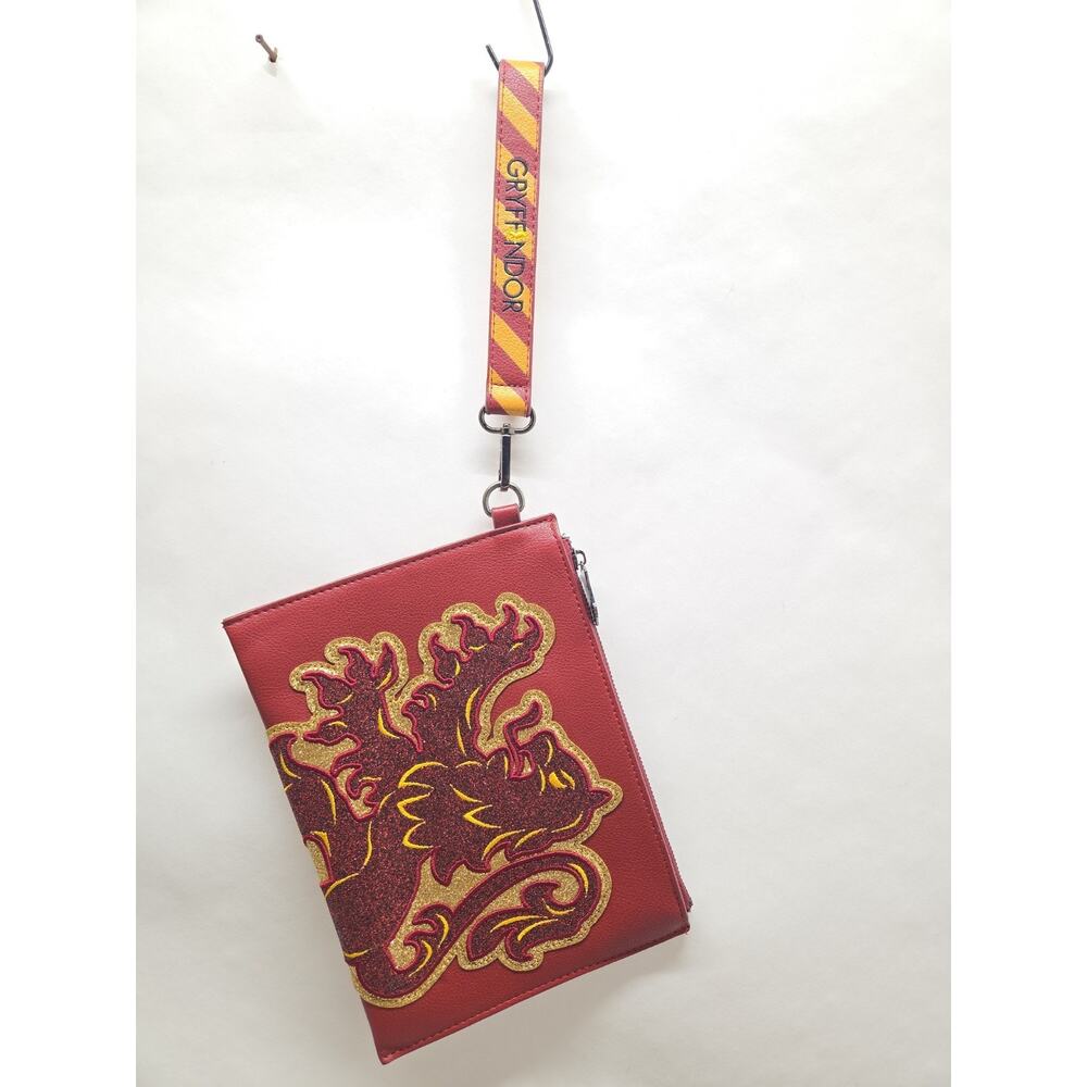 Danielle Nicole Wizarding World Harry Potter Gryffindor Wristlet Pouch